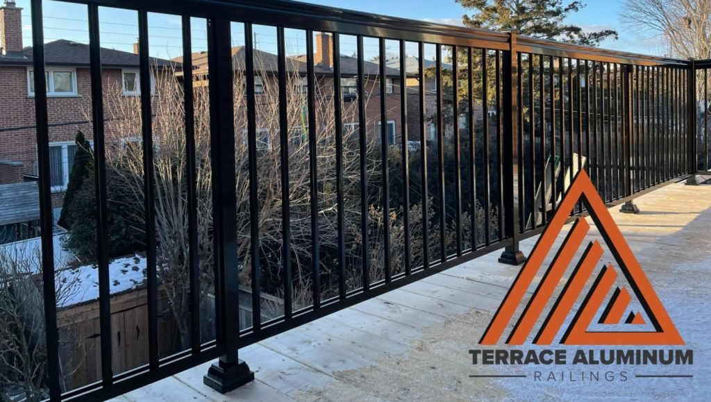 Aluminum deck railing